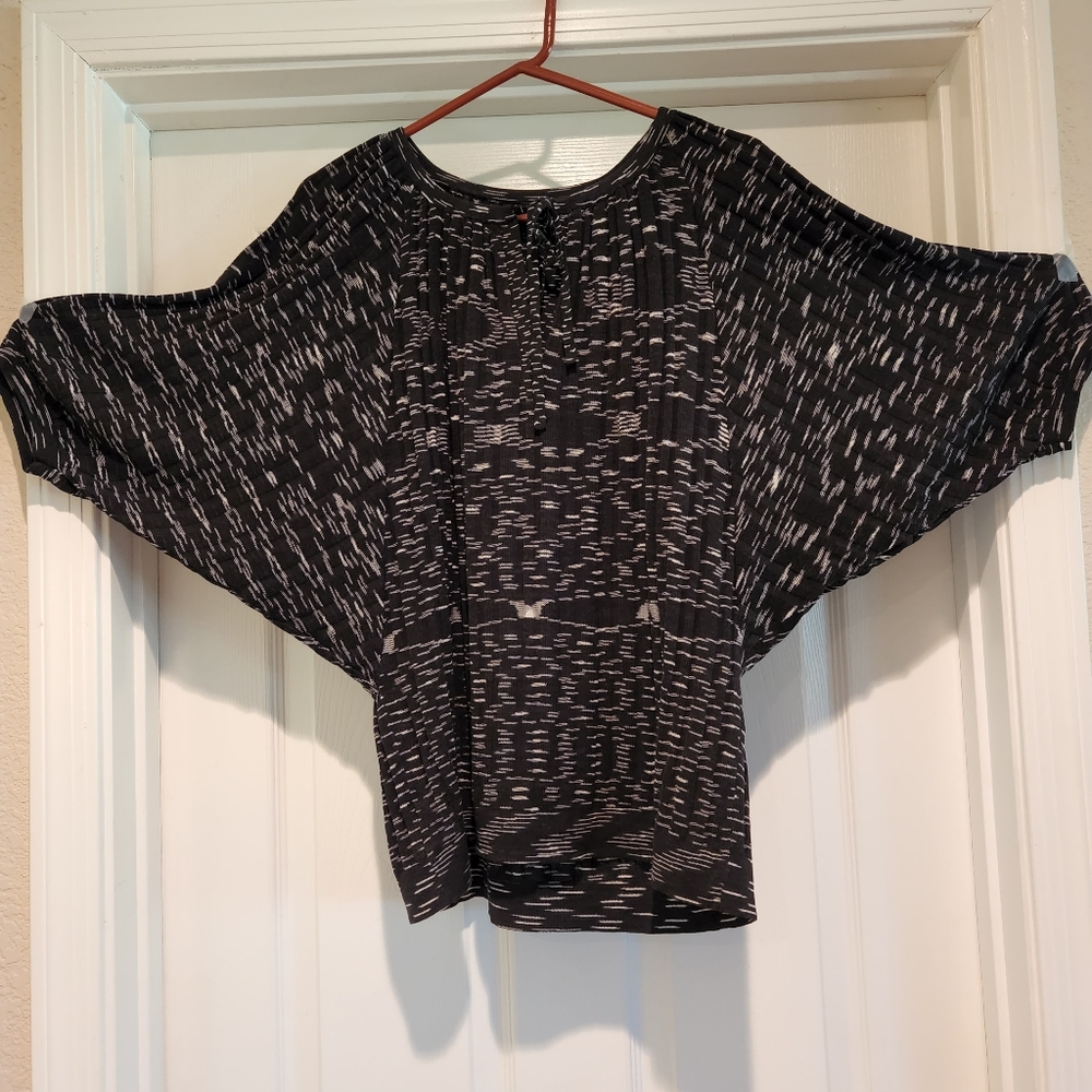 BCBGMAXAZRIA Top